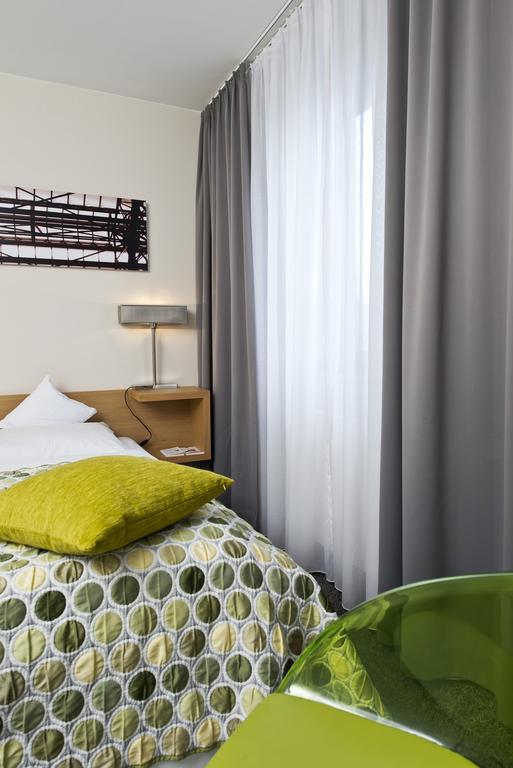 Tryp By Wyndham Frankfurt Hotel Frankfurt am Main Kamer foto